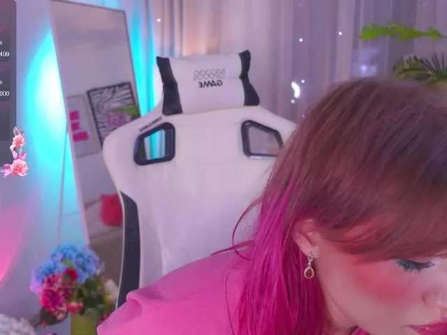 CrazyWine on BongaCams