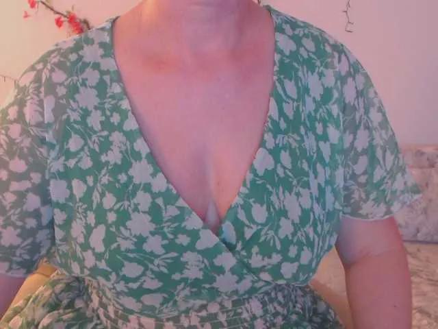 goodSnowQueen on BongaCams 