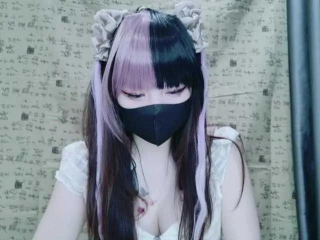 kiki-001 on BongaCams 