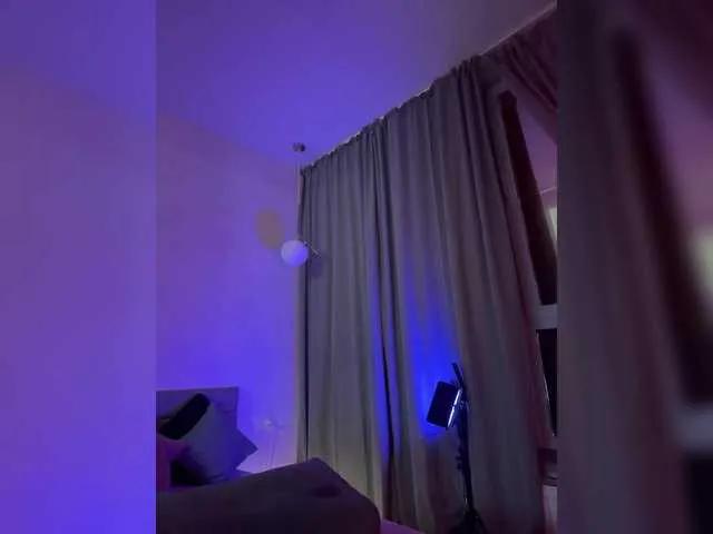 WhoreMira on BongaCams