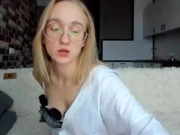 _ruby_kim — oil show   #lovense #new #skinny #c2c #young [196 tokens left]