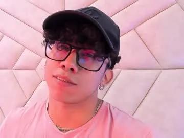 akazaboy on Chaturbate 