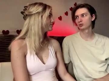 amandatalk — Hello guys, let's have some fun and make it :)  // GOAL: Make a blowjob for for Phoenix [400 tokens left] #blonde #couple #18 #new #feet