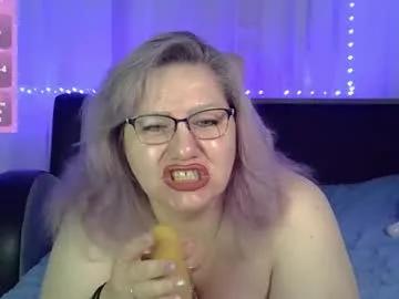 angelinaglam on Chaturbate