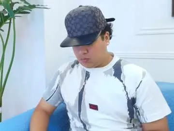 bennett_alejoo on Chaturbate