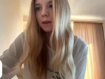georgietiogangco — Goal : bra is out -> closer to the show o.o I'm Chloe (Ticket show today:)) #new #shy #petite #teen #18 [0 tokens remaining]