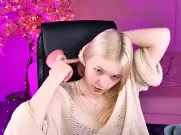 graceglamour — I would feel warmer in your arms  - Goal: Kiss shoulders sensual [36 tokens left] #natural #nonude #blonde #muscle #young