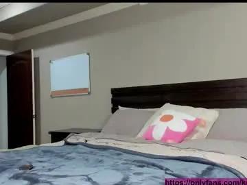 kyliebkillinit on Chaturbate