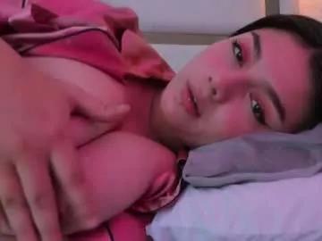 lilyh_zulu — oil on my boobs [99 tokens left] #bigass #curvy #18 #bigboobs #bbw