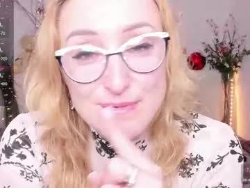 madissonkiss — #milf #pantyhose #c2c #stockings #squirt #smalltits