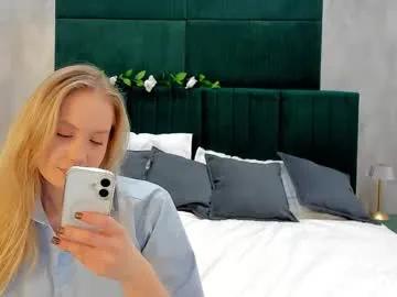 melanie_ryer — Tease the booty [77 tokens left] Hello everyone, my name is Melanie!PVT OPEN #shy  #blonde #18 #feet #ass