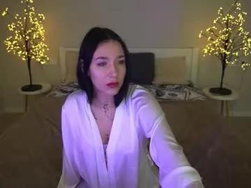 nikkigoldx on Chaturbate 
