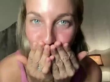 onyx_unleashed — Take top OFF! [999 tokens left]