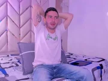 vynny_blacke_ on Chaturbate 