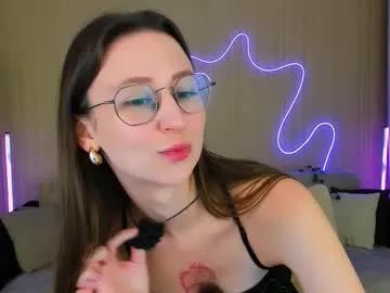 yourlovelystoryy on Chaturbate