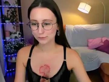 yourlovelystoryy on Chaturbate