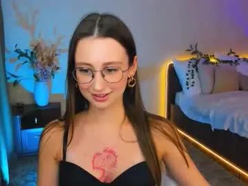 yourlovelystoryy on Chaturbate