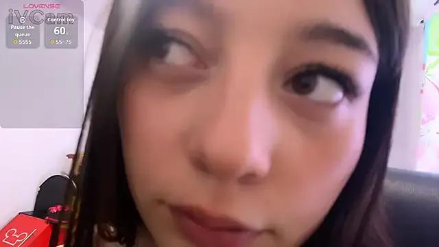 __Lorelain__ on StripChat