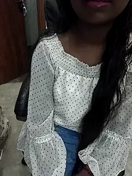 AAHNA_3 on StripChat