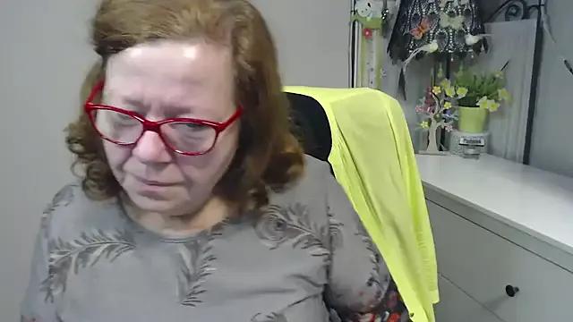 Adelewildx on StripChat