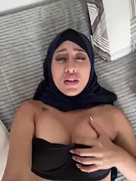 adila_anich on StripChat