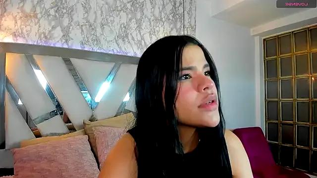 Aisha_poweer on StripChat