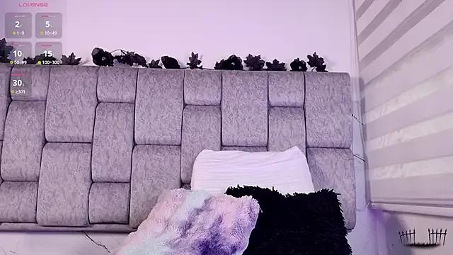 Alice_noir — croptop off!