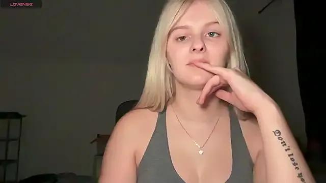 Allylove03 — Free Boobs 5 minutes