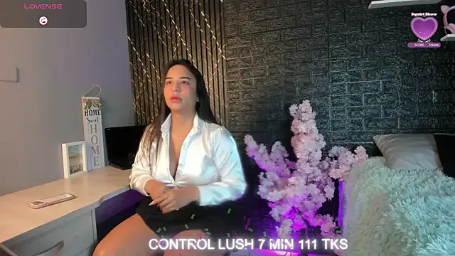 Aluna2_ model from StripChat