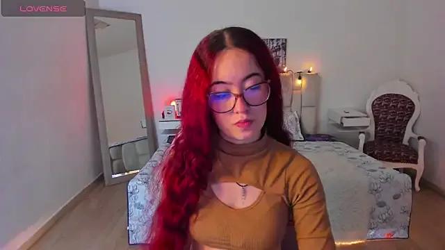 Amaraa_couper1 on StripChat 