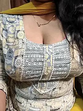 Anamika_Kapoor — Buy dream car