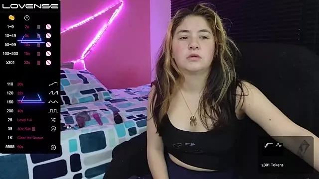 ann_bronw on StripChat 