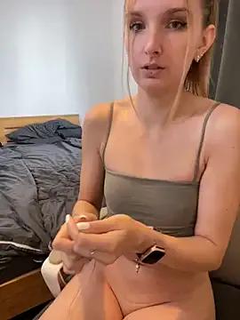 AnnyBelleX —  NAKED DOGGY + 1 VIDEO 