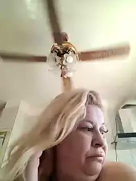 AriannaMilf on StripChat 