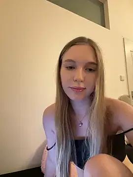 bbysonia on StripChat