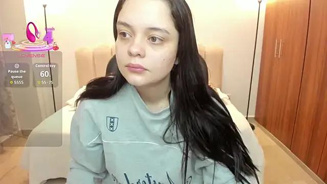 Bella-hadiid on StripChat 