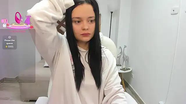 Bella-hadiid on StripChat 