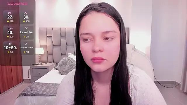 Bella-hadiid on StripChat 