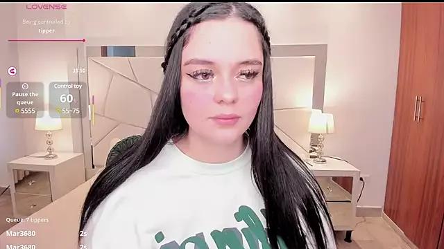 Bella-hadiid on StripChat 