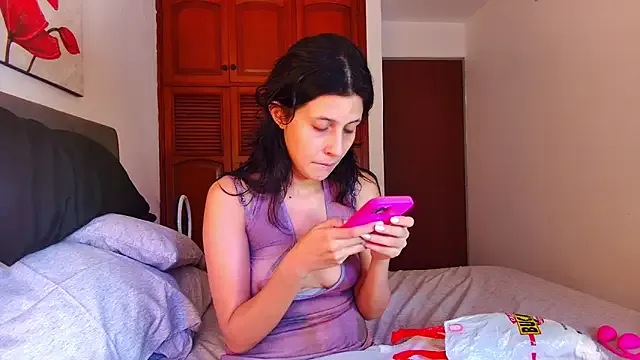 bellatrix25 on StripChat