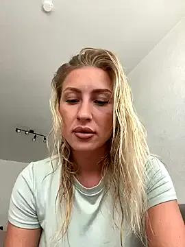 belle98 on StripChat 