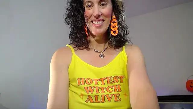 BonfireBonnie on StripChat