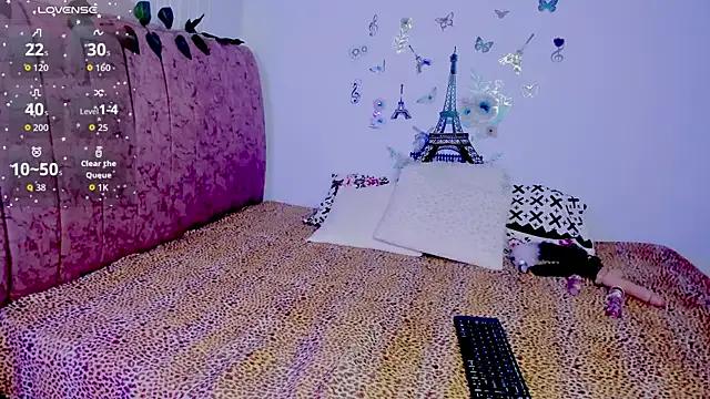 BONNIEFLOREZ on StripChat 