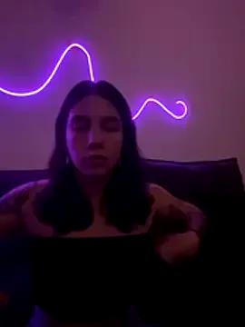 CamillaVerstappen — Tirar a blusinha