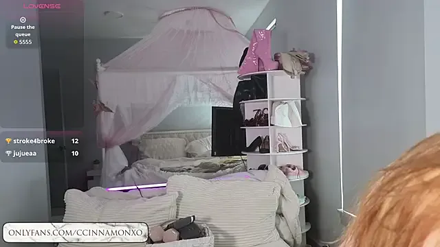 ccinnamonn on StripChat