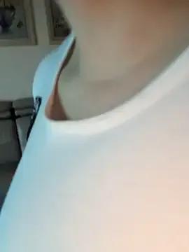 chick-888 — Water spray