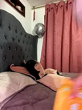 CristalGmez — Play pussy ? 