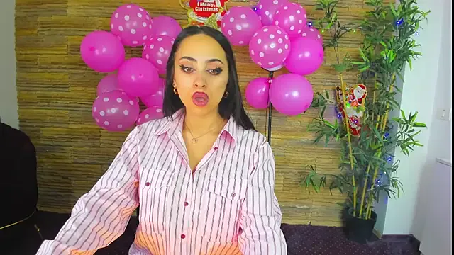 Cupcake_Izzy on StripChat