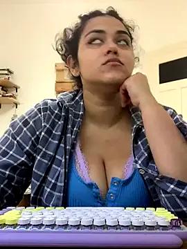 Curvydesifromgermany — Oil on tits