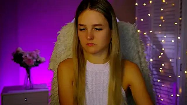 DeboraLarson — Put on some sexy lip gloss